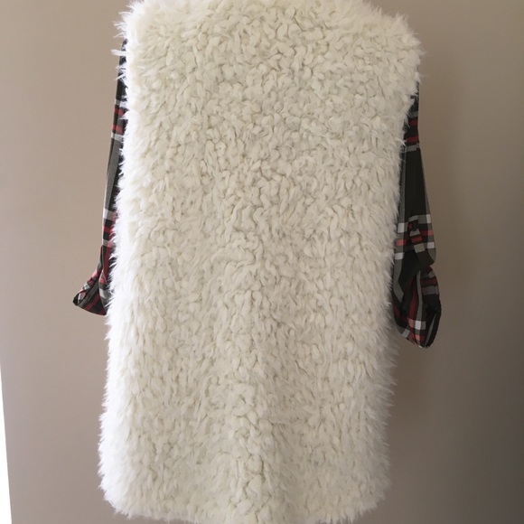 Sherpa Vest - Picture 2 of 5